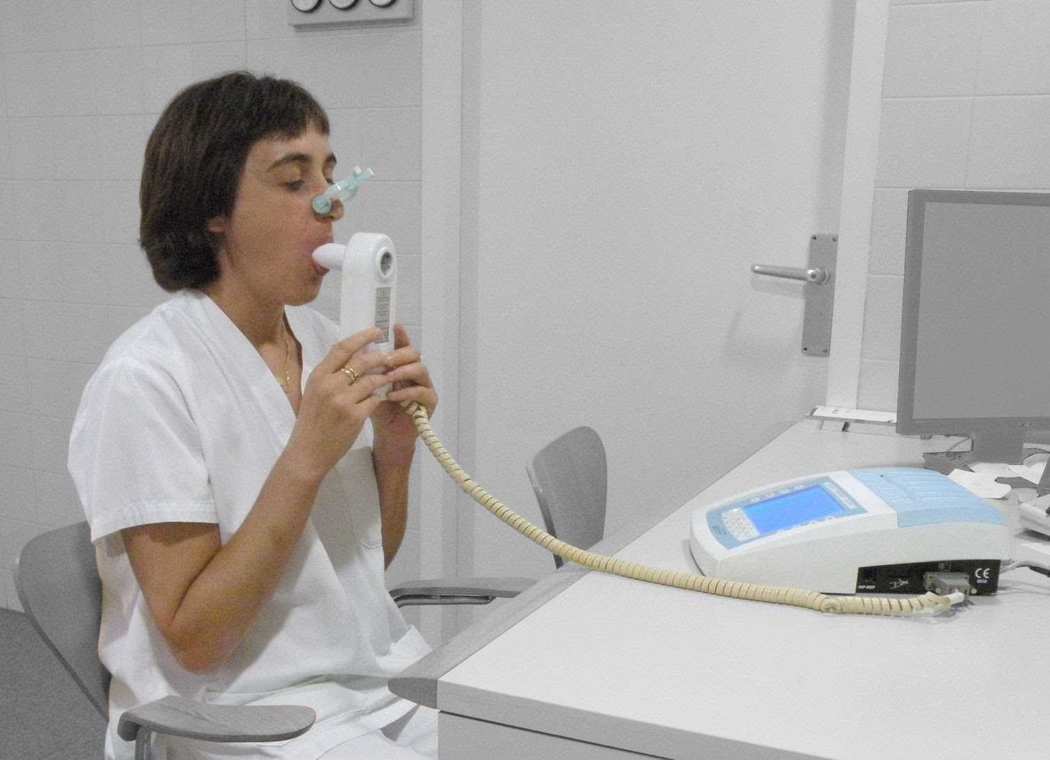 เลื่อนการตรวจสุขภาพตามปัจจัยเสี่ยงและการตรวจสมรรถภาพปอดด้วยวิธี Spirometry ออกไปชั่วคราวก่อนได้